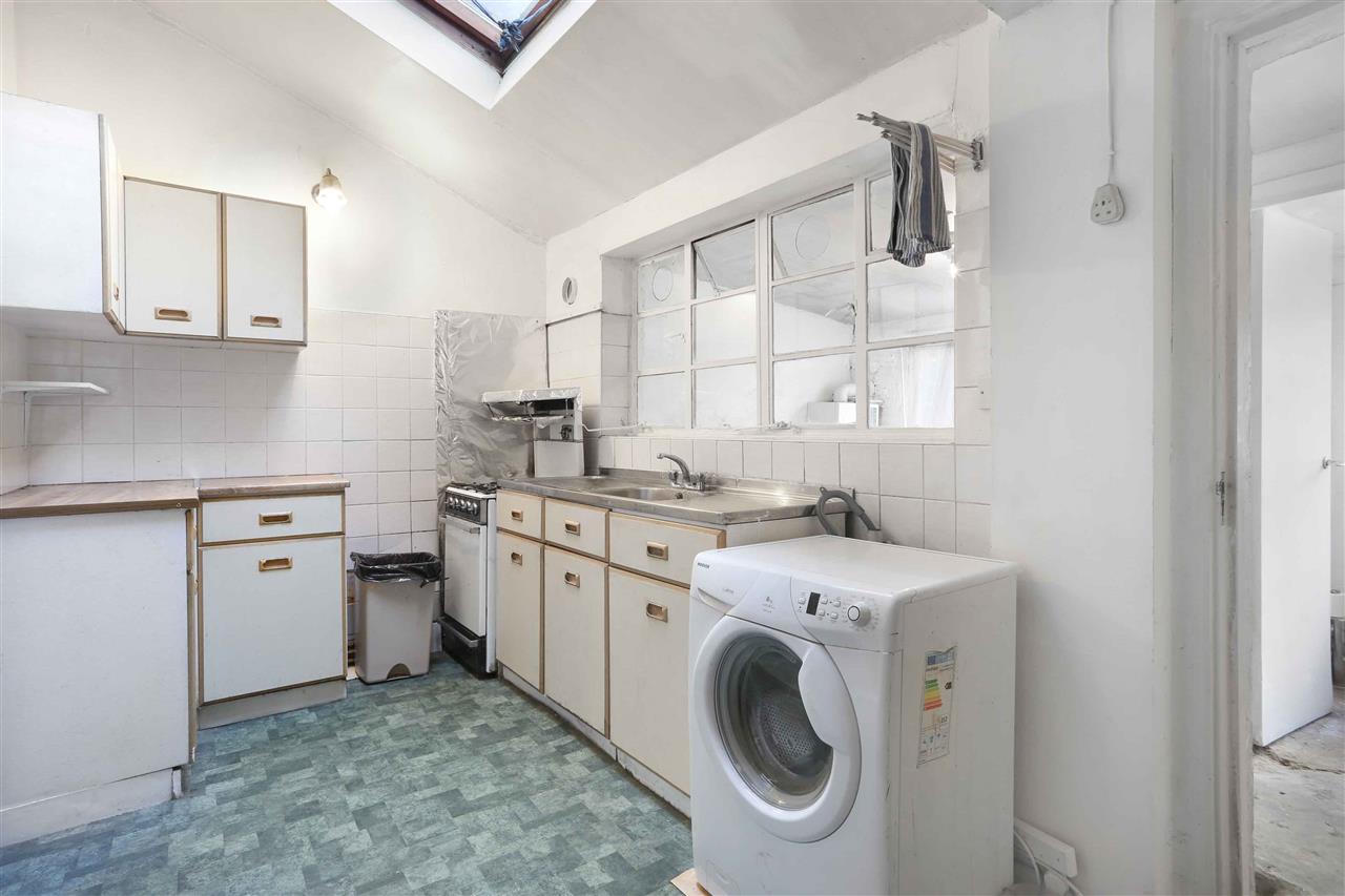 5 bed terraced house for sale in Windsor Road  - Property Image 4