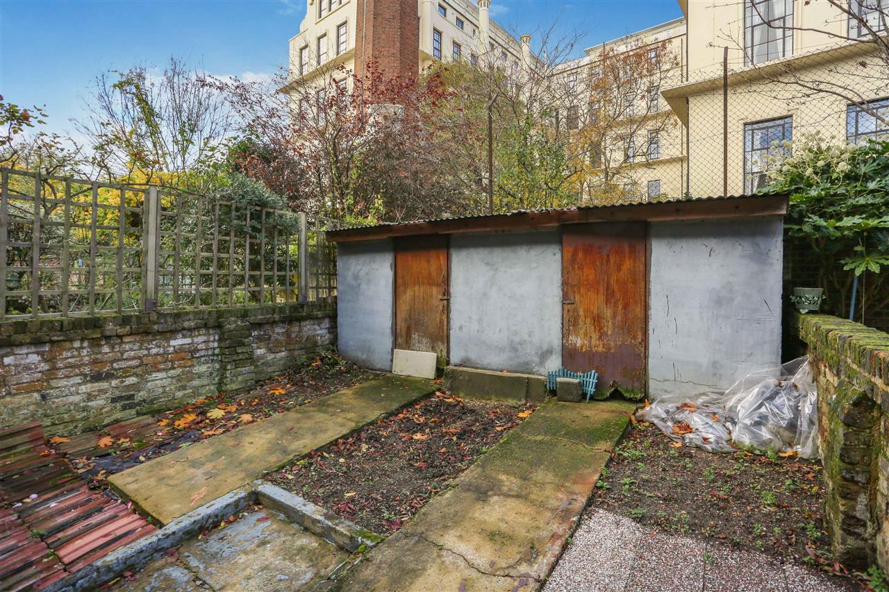 5 bed terraced house for sale in Windsor Road 11