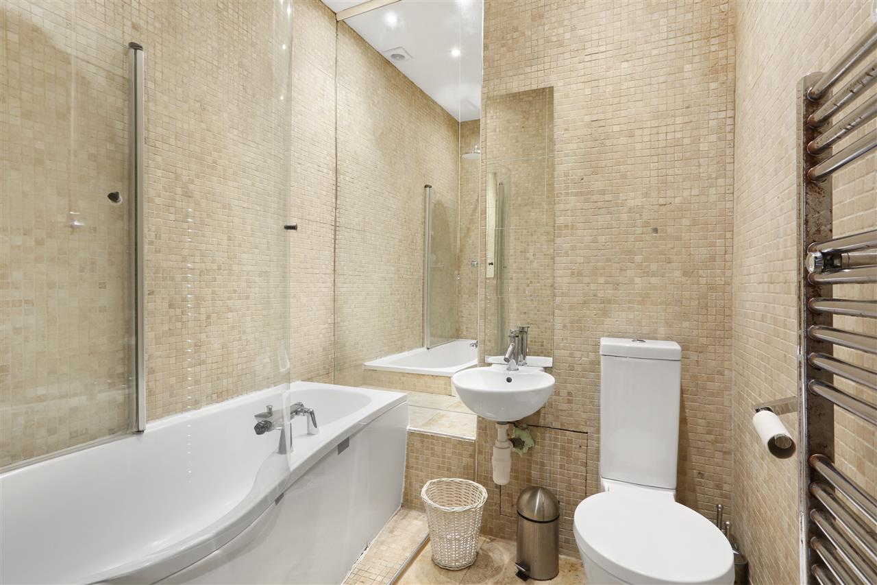 2 bed flat for sale in Caversham Road  - Property Image 5