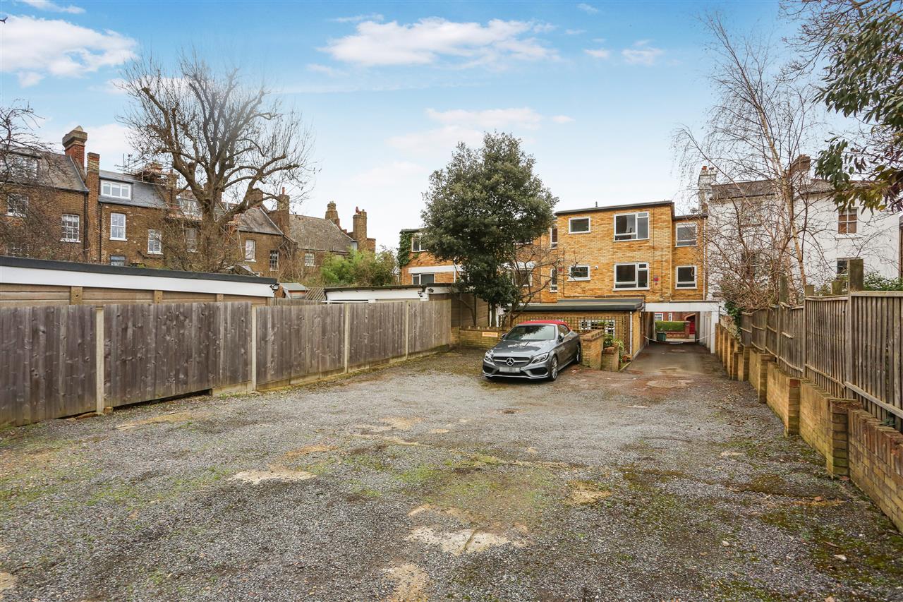 2 bed flat for sale in Chetwynd Road 4