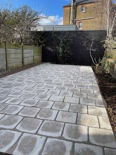 1 bed flat to rent in Anson Road 12