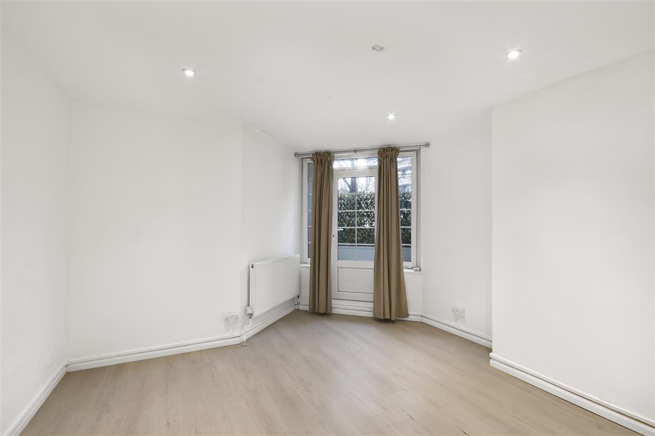 Studio flat for sale in Tufnell Park Road  - Property Image 1