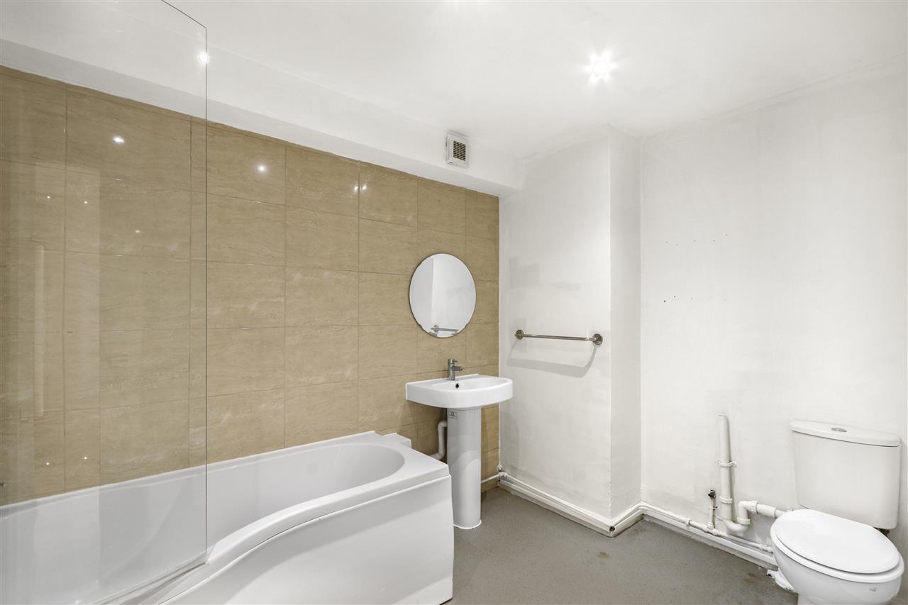Studio flat for sale in Tufnell Park Road  - Property Image 4