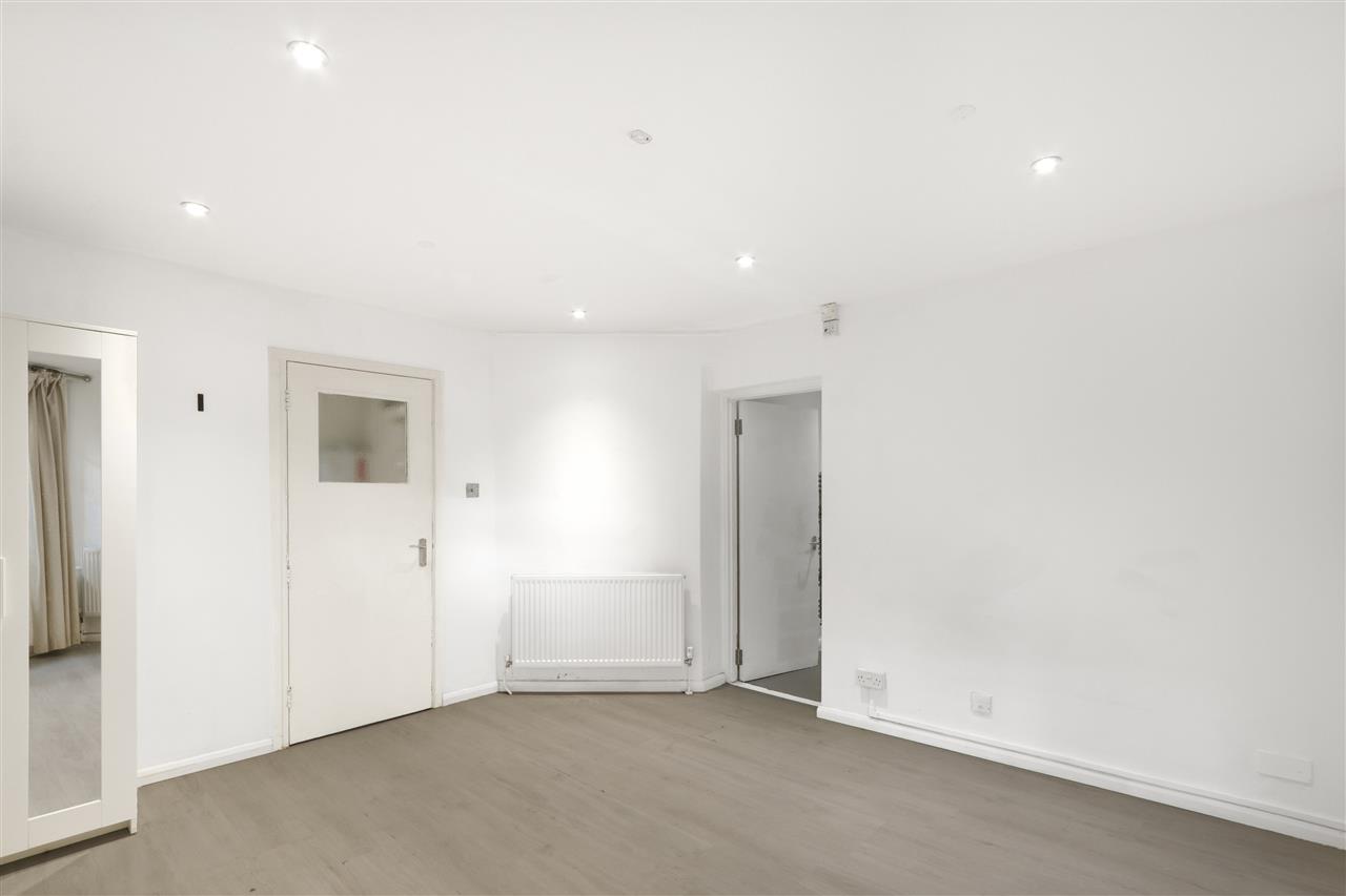 Studio flat for sale in Tufnell Park Road  - Property Image 11