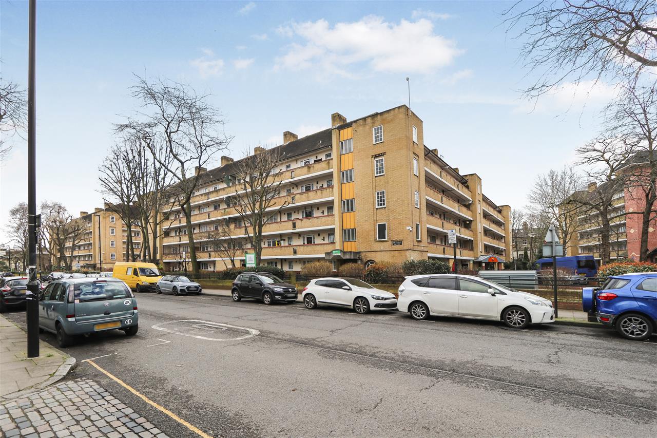 Studio flat for sale in Tufnell Park Road  - Property Image 18