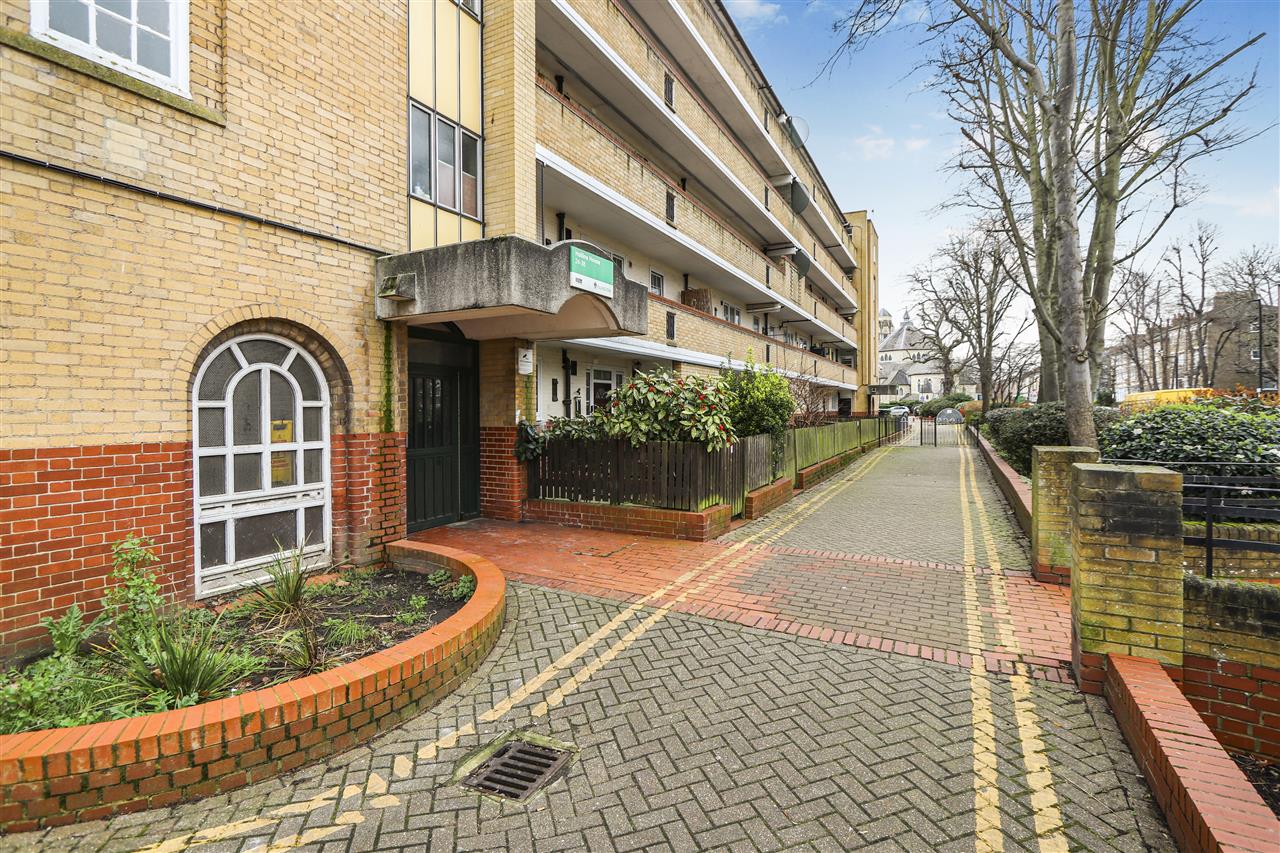 Studio flat for sale in Tufnell Park Road  - Property Image 20