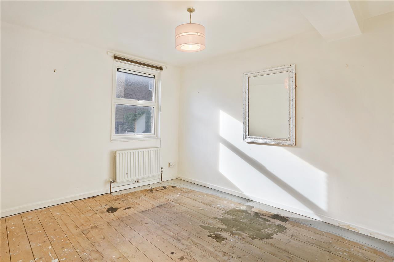 2 bed maisonette for sale in Manorfield Close 6