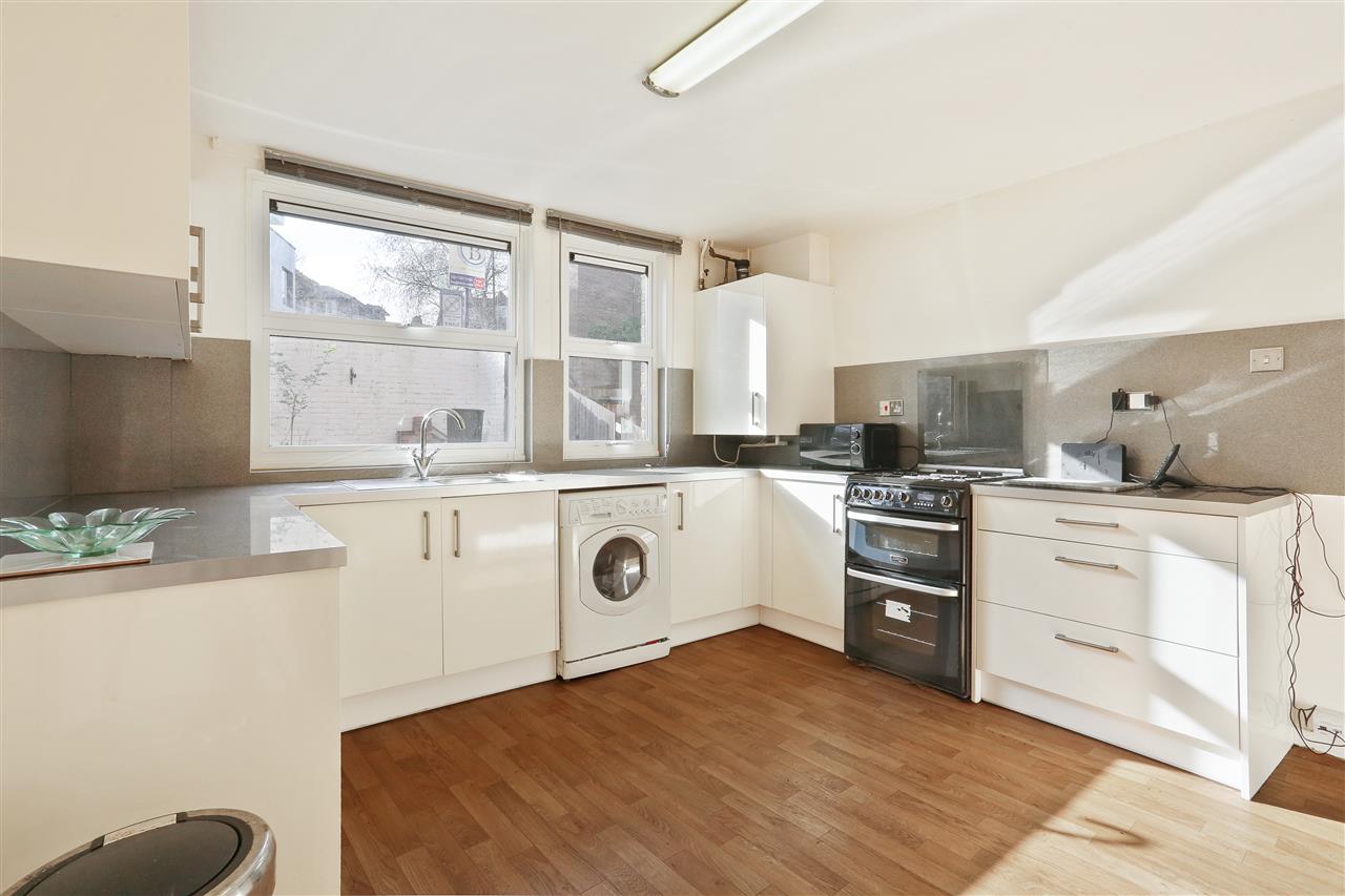 2 bed maisonette for sale in Manorfield Close 9