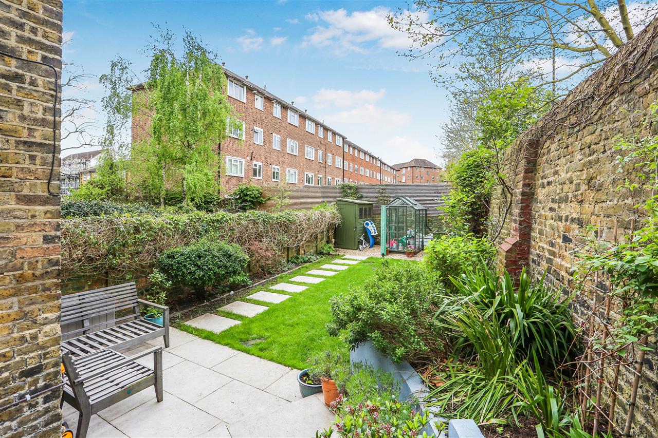 3 bed flat for sale in Huddleston Road  - Property Image 26