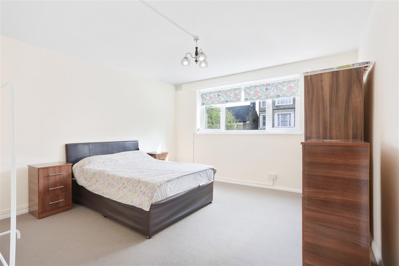 2 bed flat for sale in Tufnell Park Road  - Property Image 2