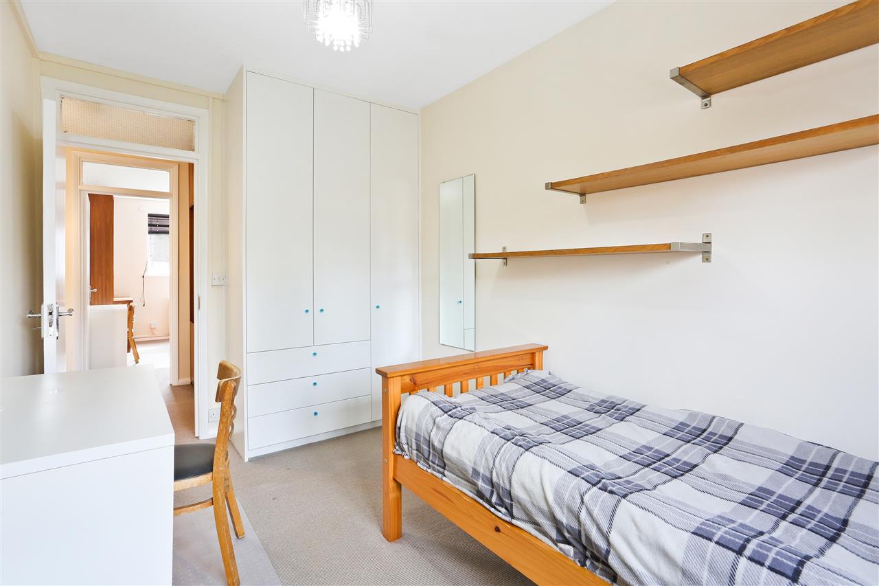 2 bed flat for sale in Tufnell Park Road  - Property Image 6