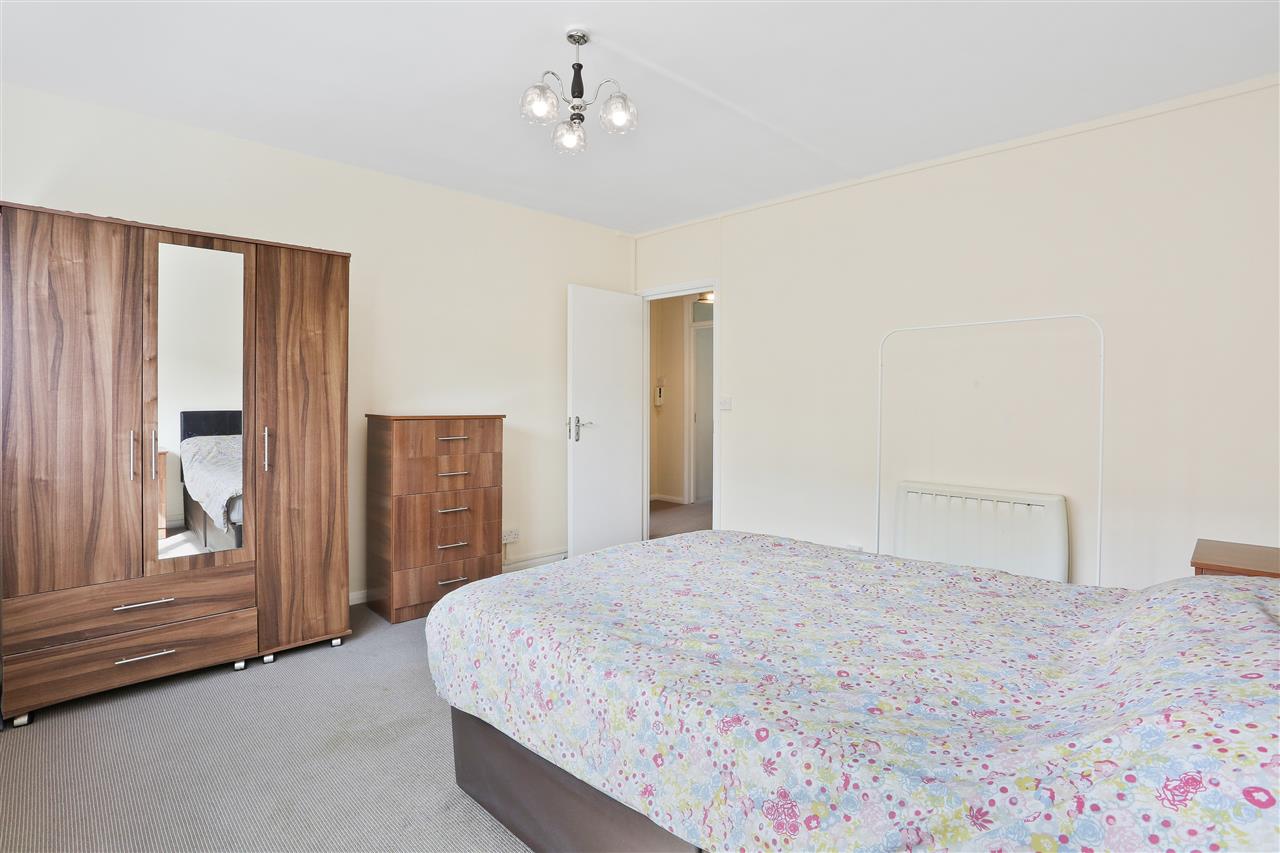 2 bed flat for sale in Tufnell Park Road  - Property Image 8