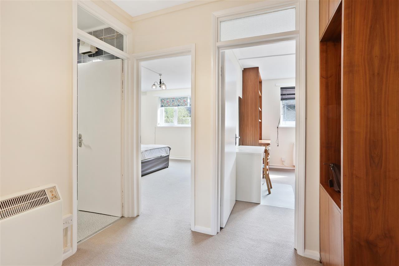 2 bed flat for sale in Tufnell Park Road  - Property Image 13