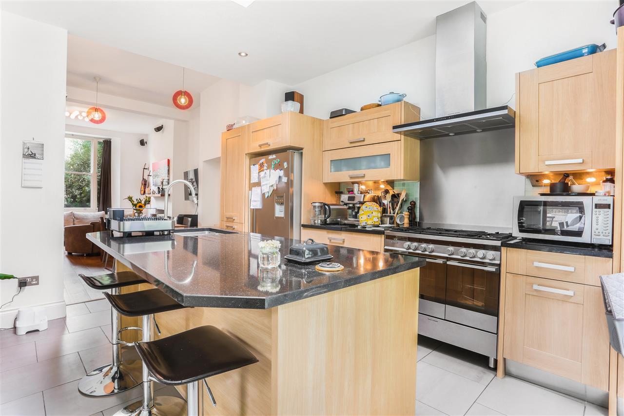 5 bed semi-detached house for sale in Beacon Hill 7