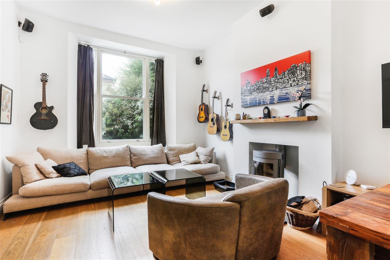 5 bed semi-detached house for sale in Beacon Hill 8