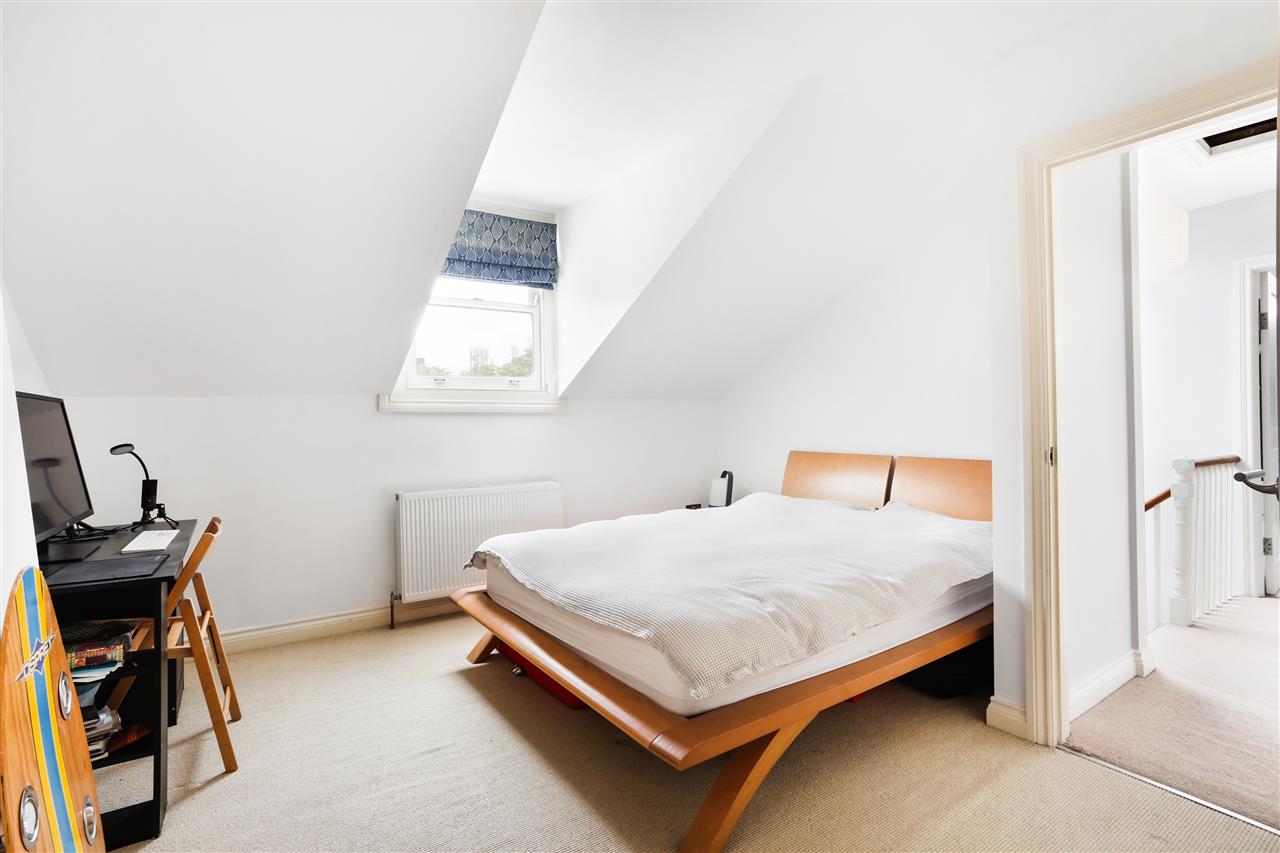 5 bed semi-detached house for sale in Beacon Hill  - Property Image 22