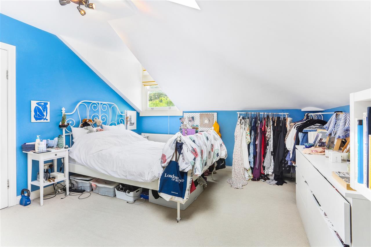 5 bed semi-detached house for sale in Beacon Hill  - Property Image 23