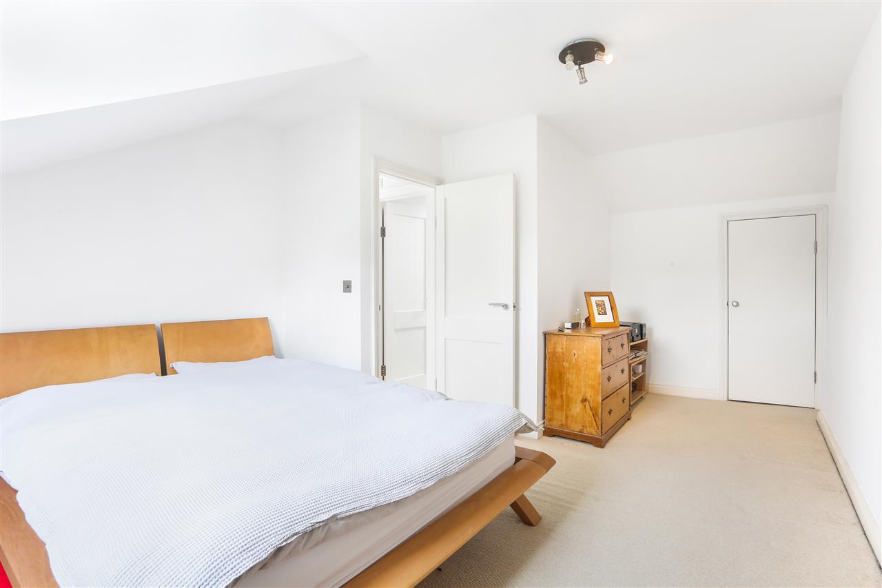 5 bed semi-detached house for sale in Beacon Hill 24