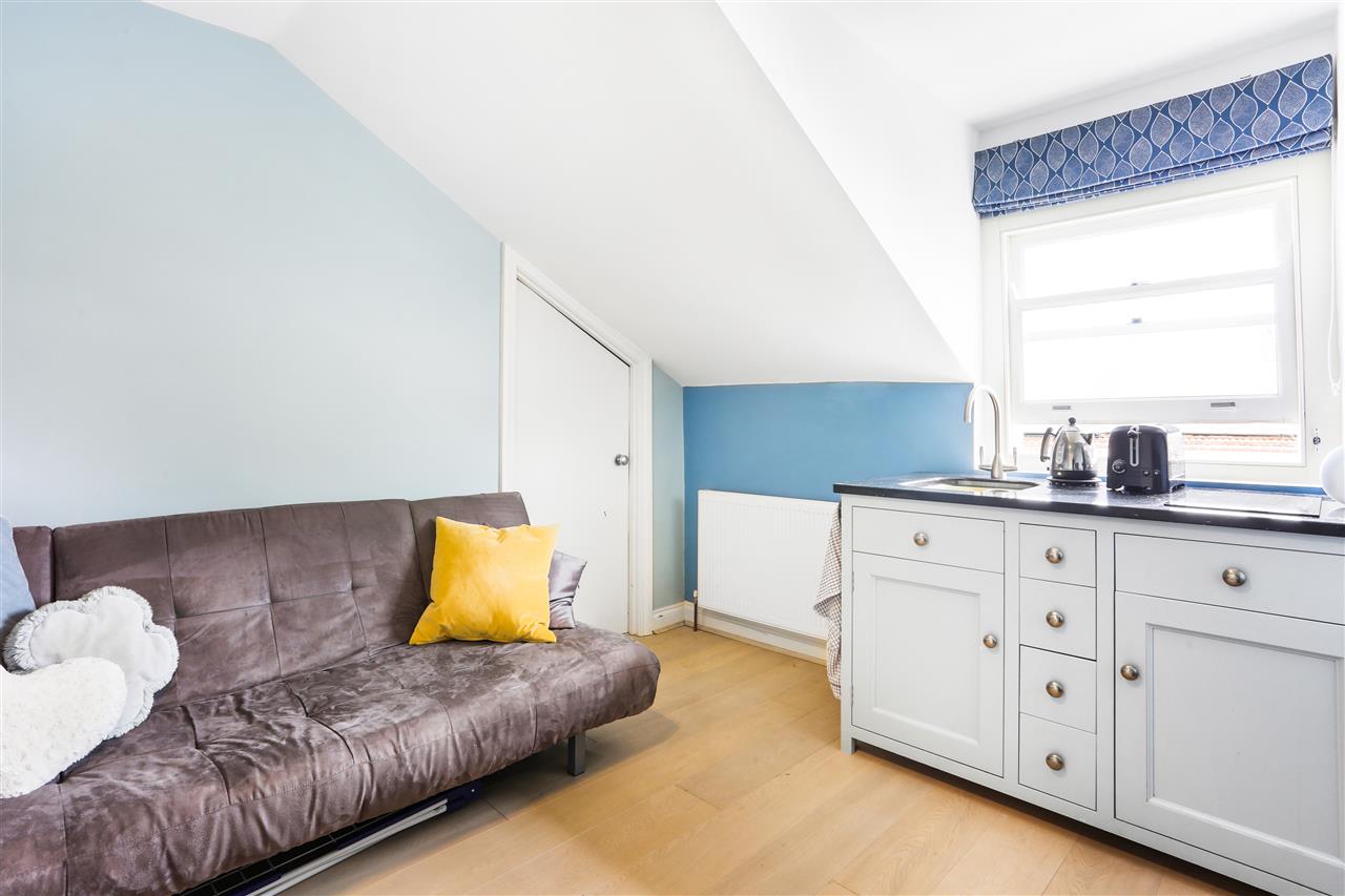 5 bed semi-detached house for sale in Beacon Hill 26