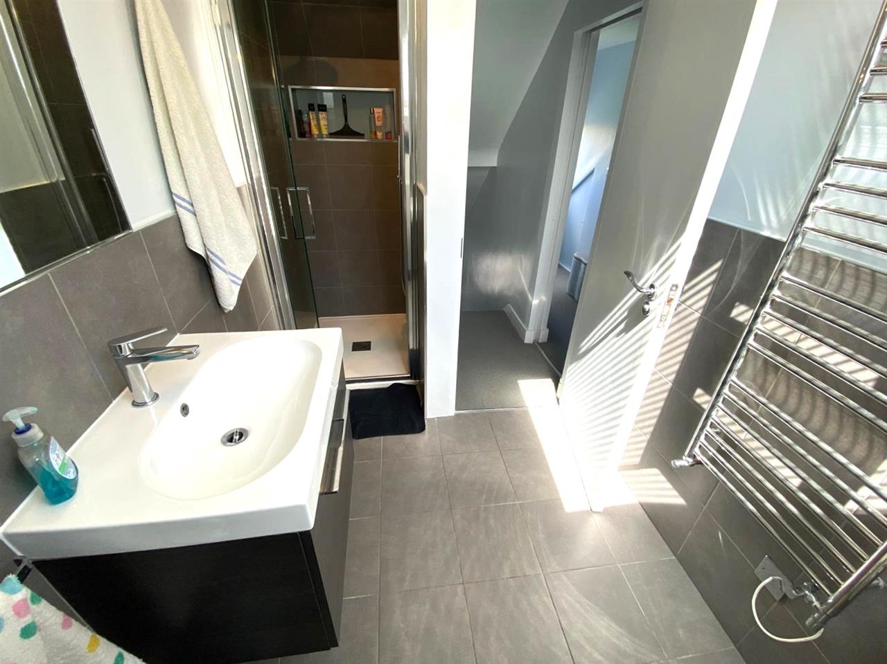 2 bed to rent in Tremlett Grove  - Property Image 11