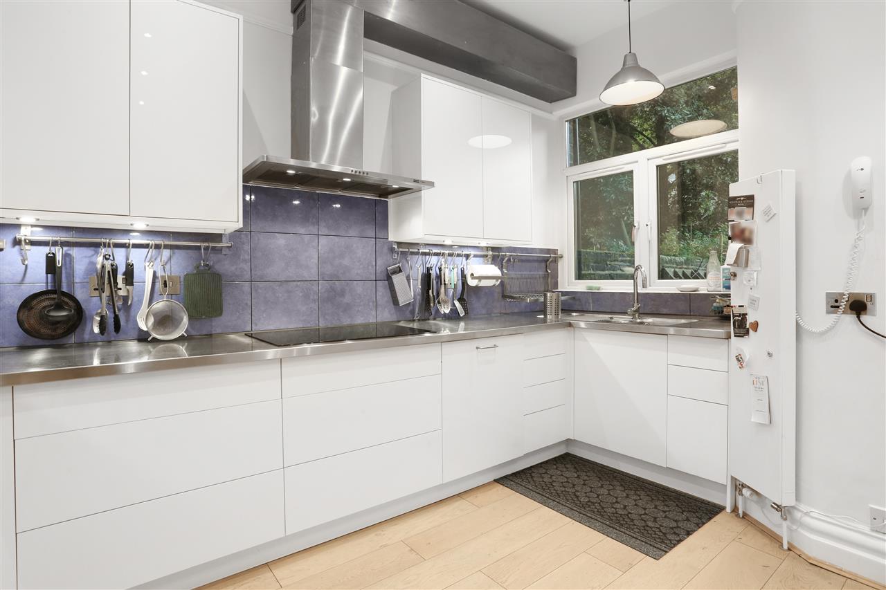 6 bed for sale in Brecknock Road 4