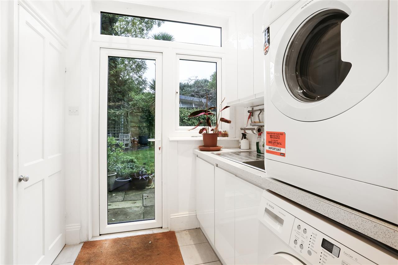 6 bed for sale in Brecknock Road  - Property Image 7