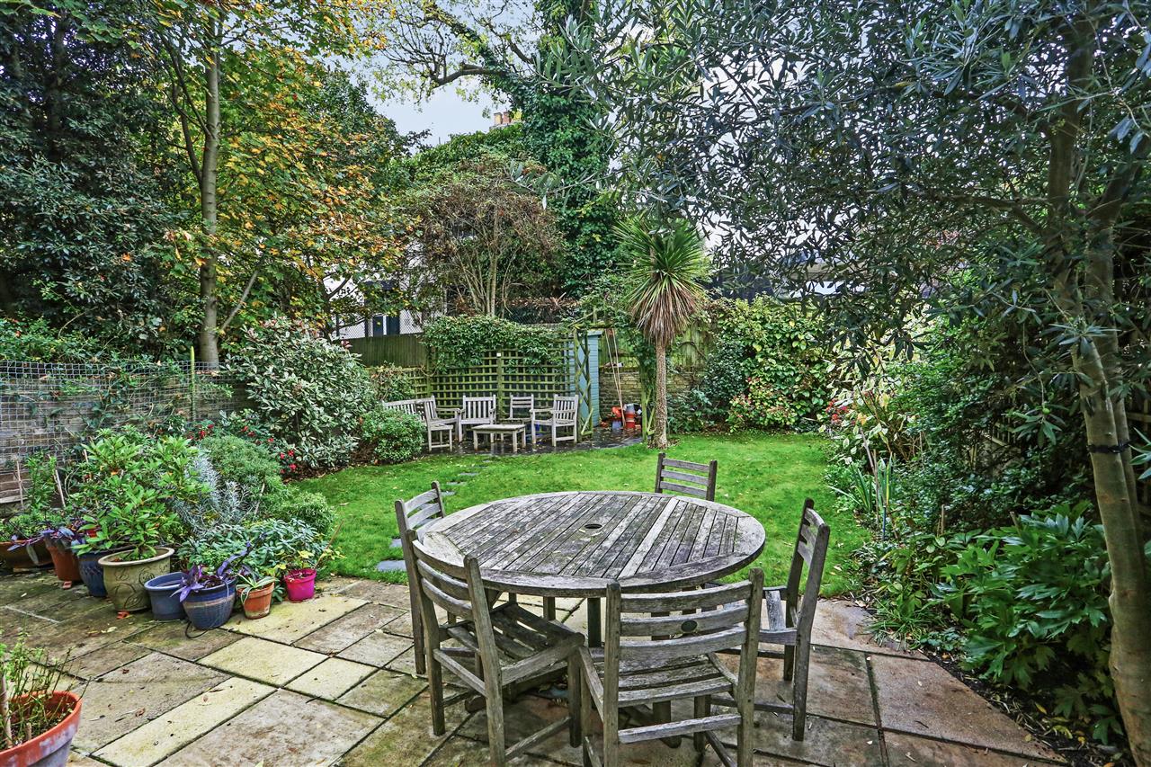 6 bed for sale in Brecknock Road 9