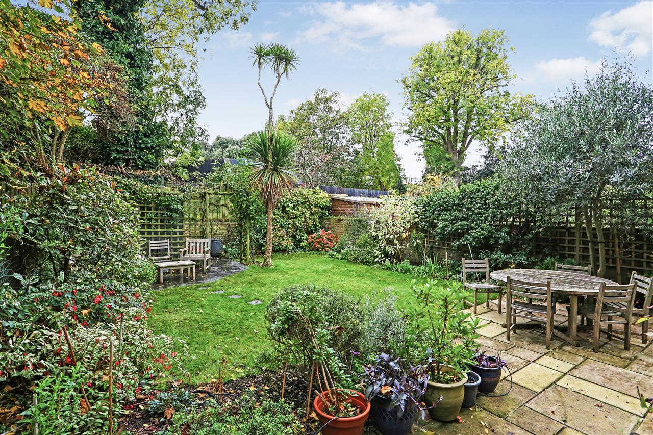 6 bed for sale in Brecknock Road 12