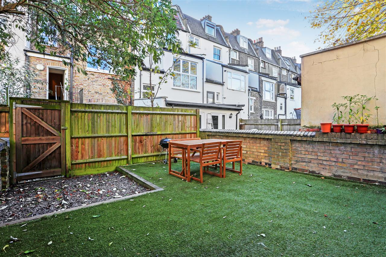 2 bed flat for sale in Arthur Road  - Property Image 19