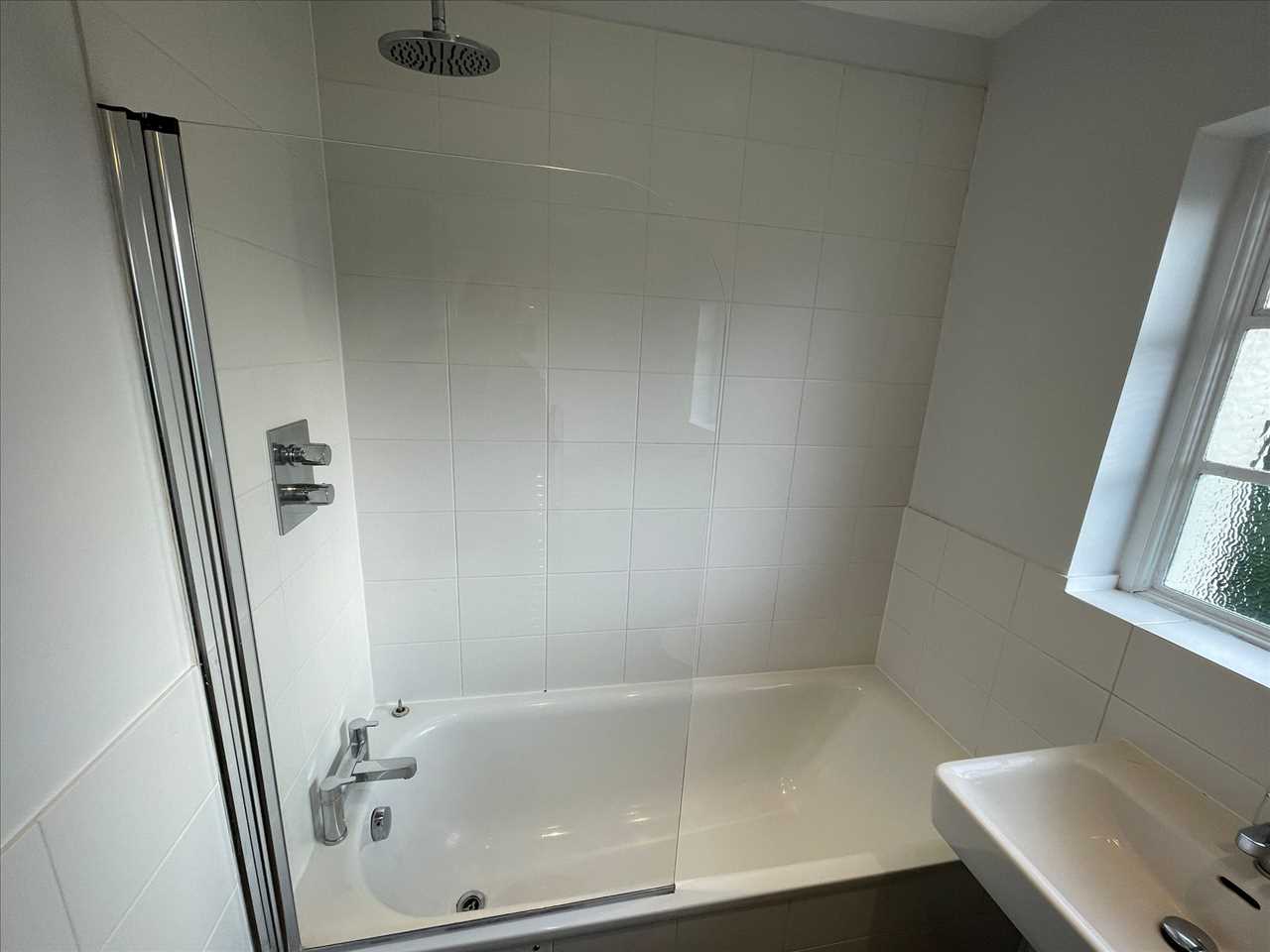 3 bed flat to rent in Glenhill Close  - Property Image 10