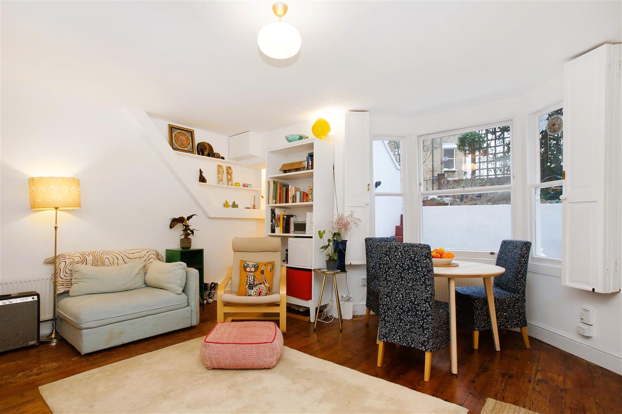 2 bed flat for sale in Tufnell Park Road  - Property Image 5