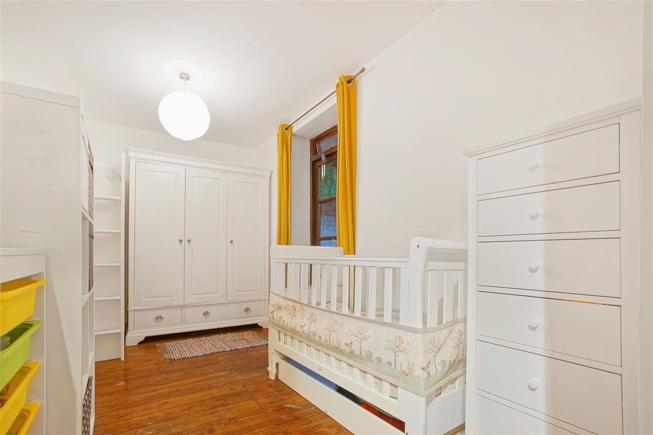 2 bed flat for sale in Tufnell Park Road 7
