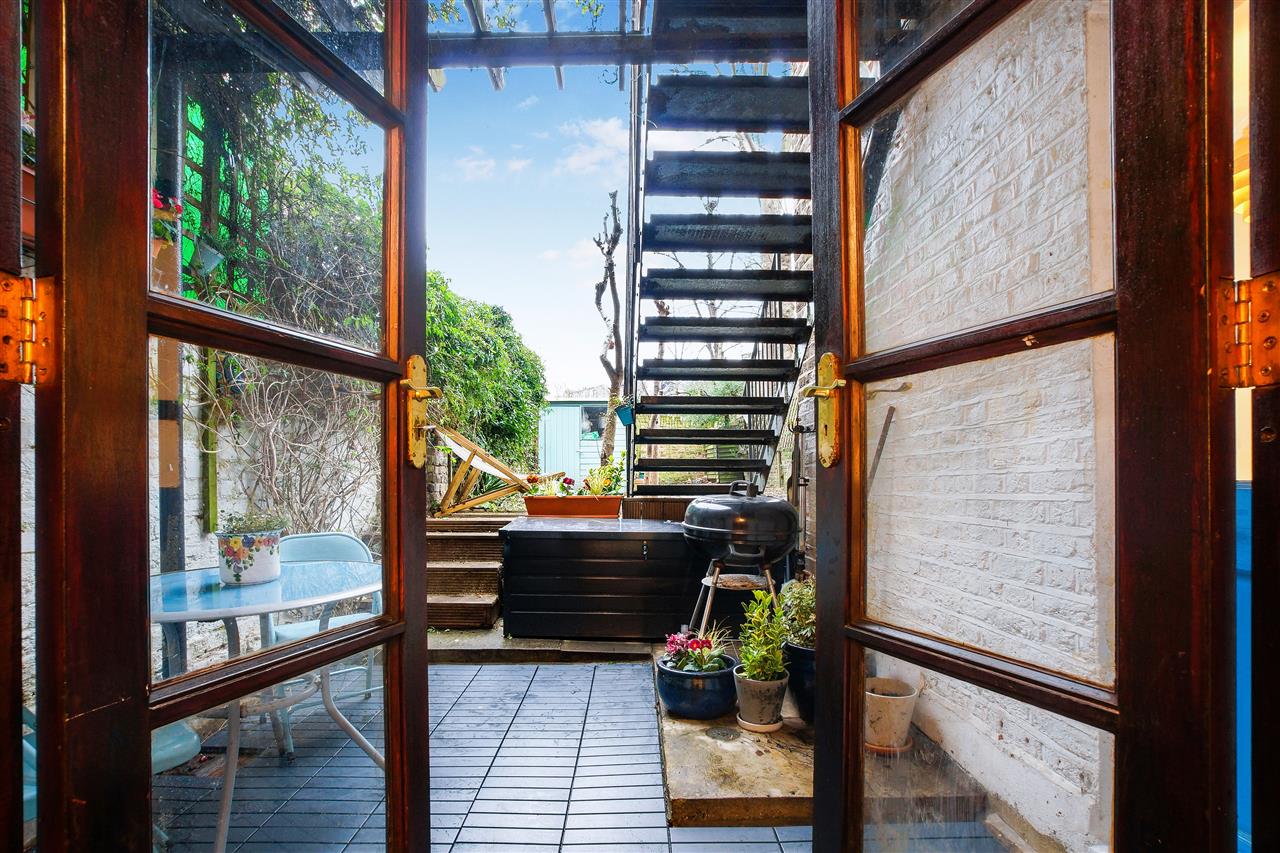 2 bed flat for sale in Tufnell Park Road 8