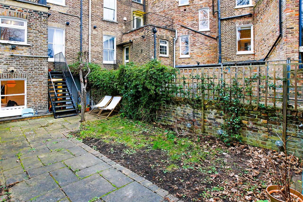 2 bed flat for sale in Tufnell Park Road 12