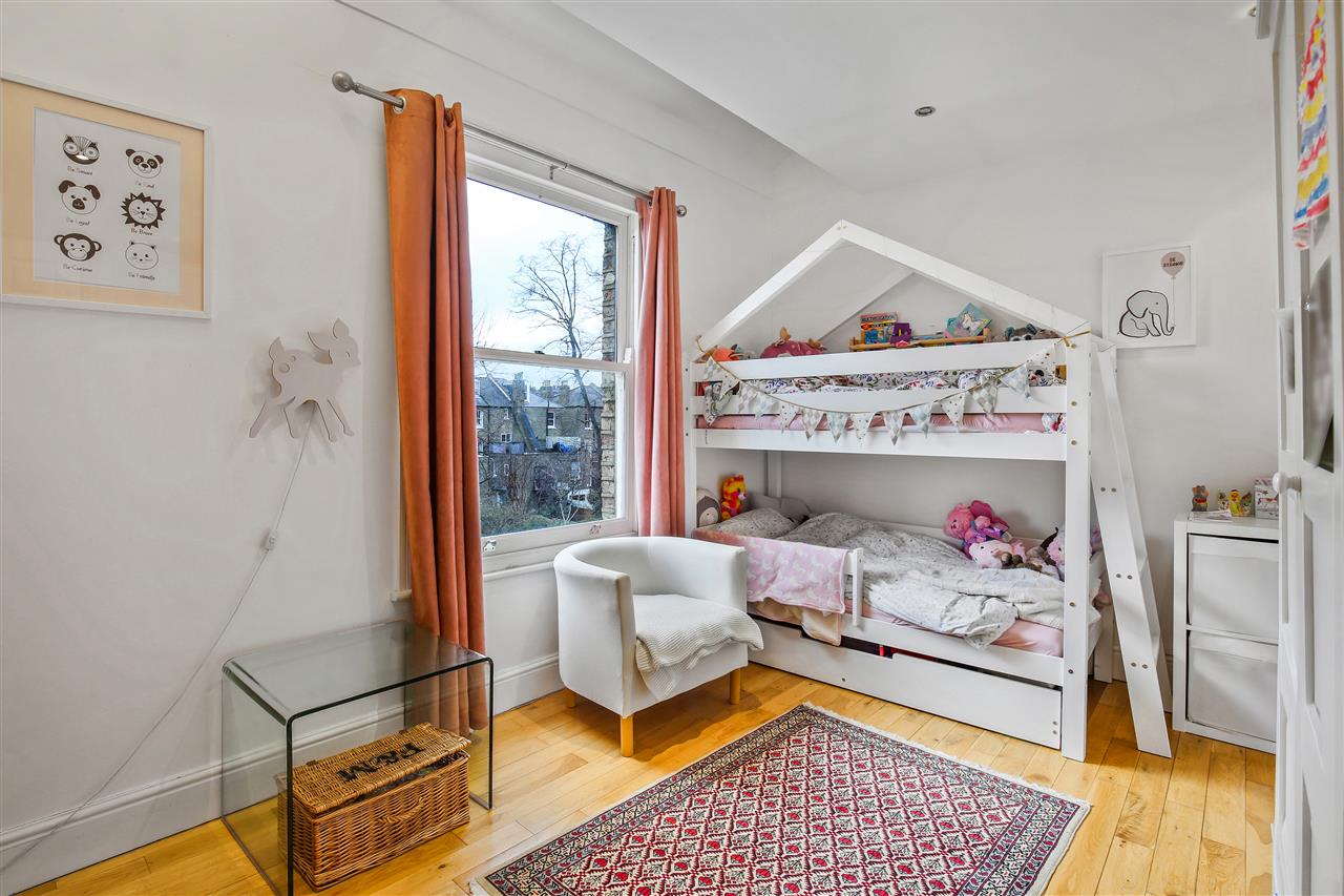 2 bed flat for sale in Tufnell Park Road  - Property Image 9
