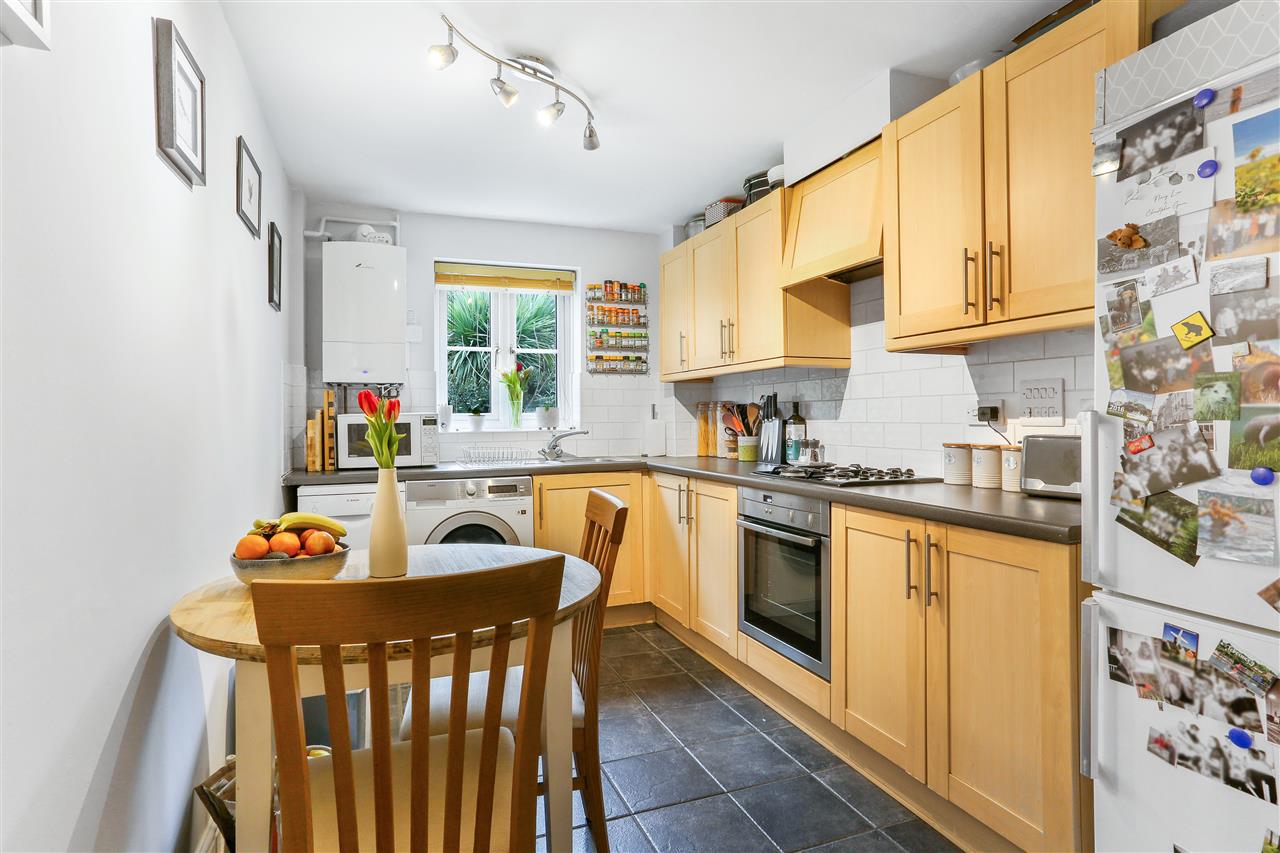 2 bed flat for sale in Goddard Place  - Property Image 4