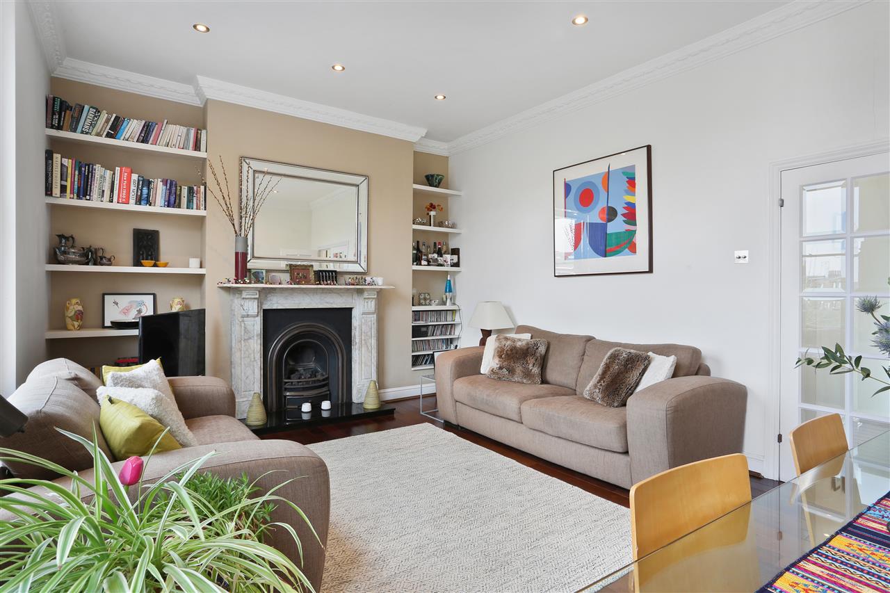 3 bed flat for sale in Huddleston Road  - Property Image 6