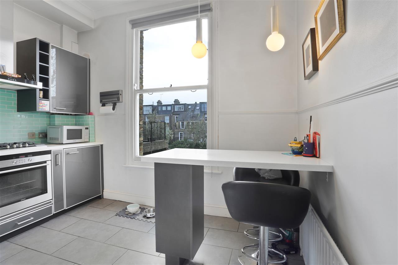 3 bed flat for sale in Huddleston Road 7