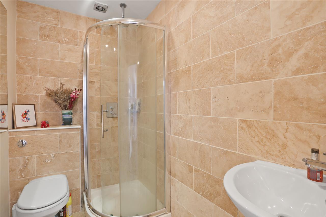 3 bed flat for sale in Huddleston Road  - Property Image 15