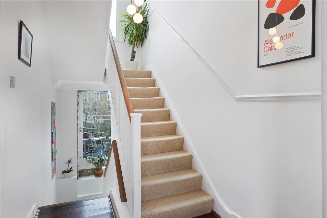 3 bed flat for sale in Huddleston Road  - Property Image 16