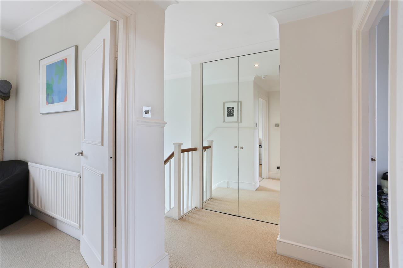 3 bed flat for sale in Huddleston Road 19