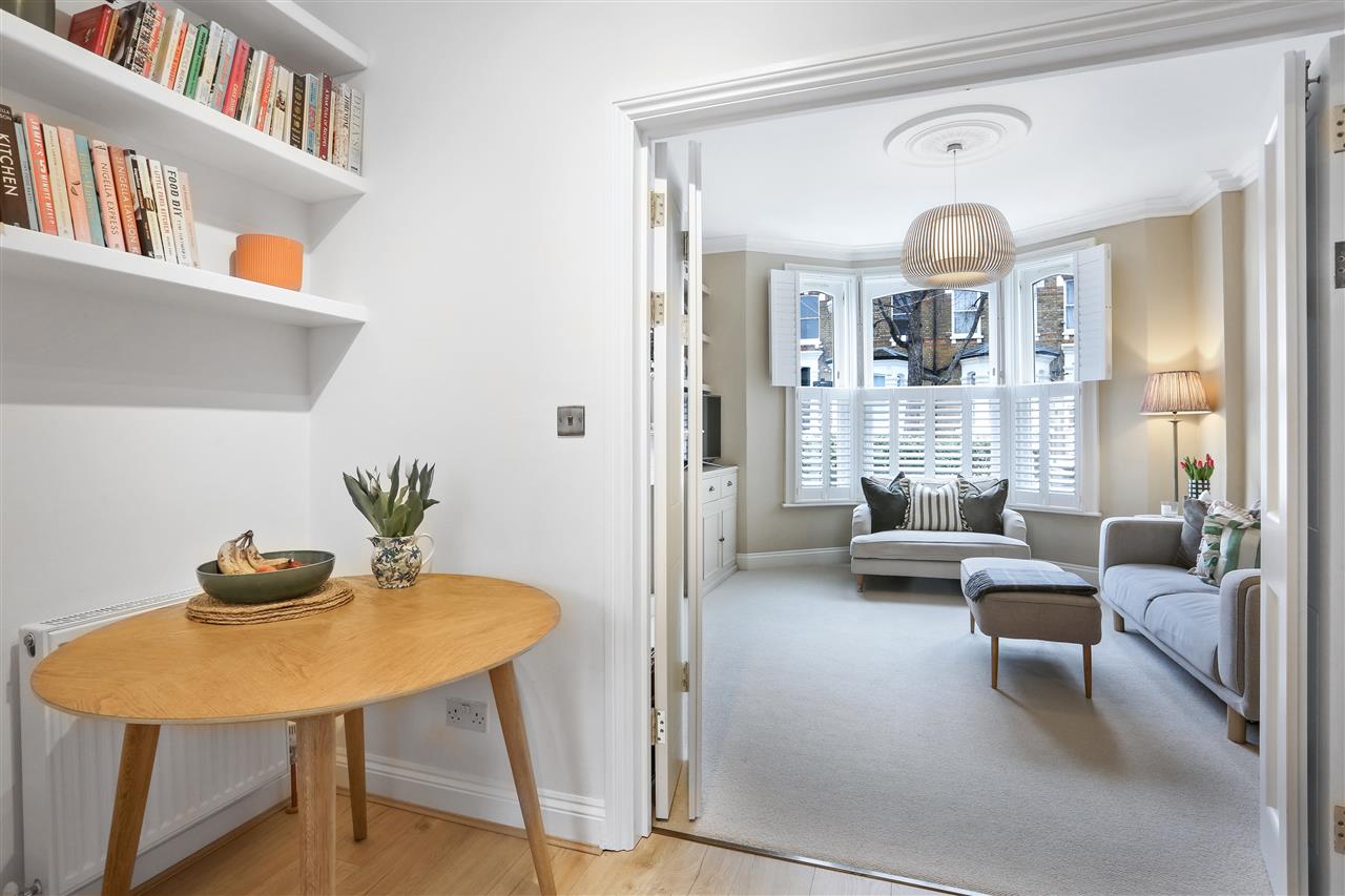 2 bed flat for sale in Highwood Road  - Property Image 10