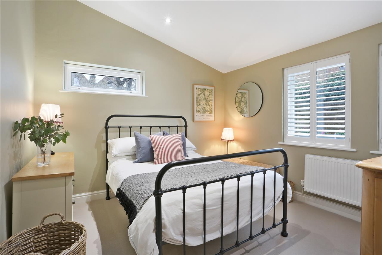 2 bed flat for sale in Highwood Road 10