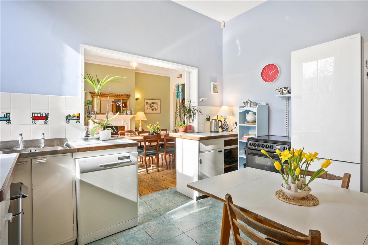 6 bed semi-detached house for sale 4