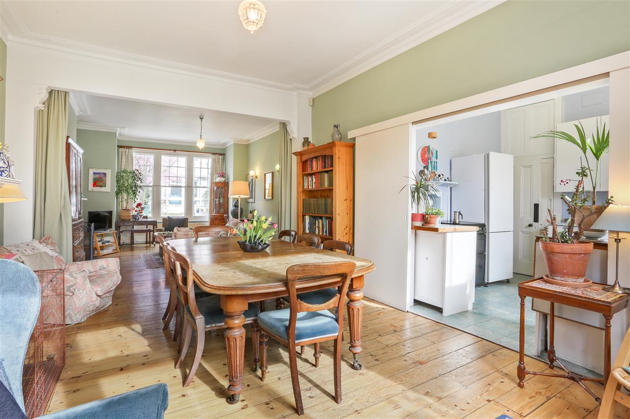 6 bed semi-detached house for sale 6