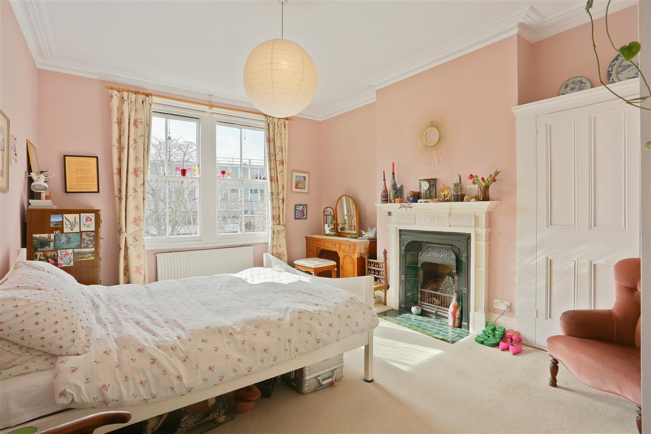 6 bed semi-detached house for sale  - Property Image 16