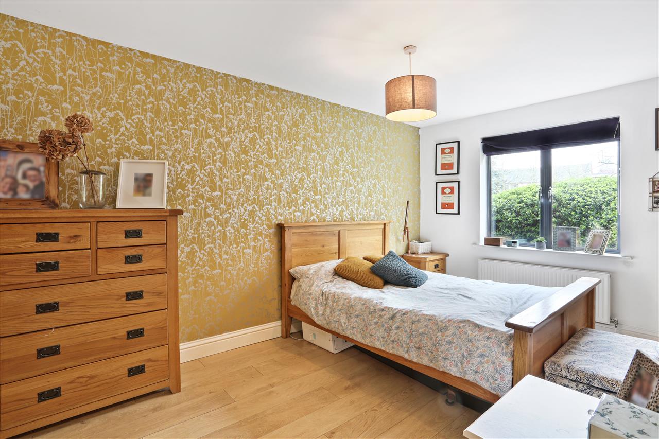 2 bed flat for sale in Statham Court 8