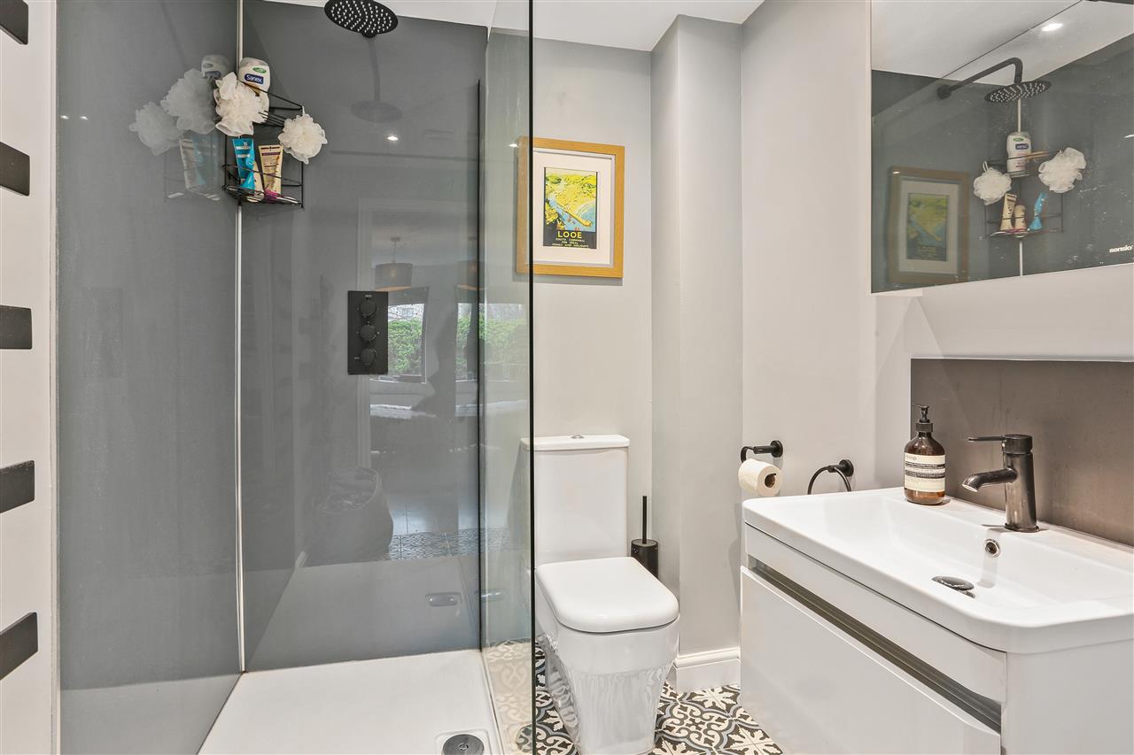 2 bed flat for sale in Statham Court  - Property Image 14