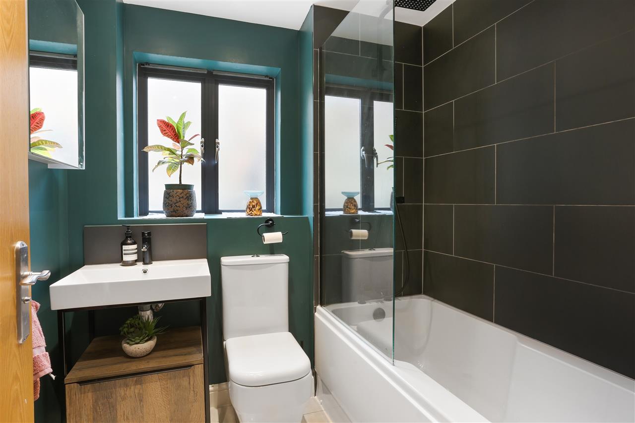 2 bed flat for sale in Statham Court  - Property Image 15