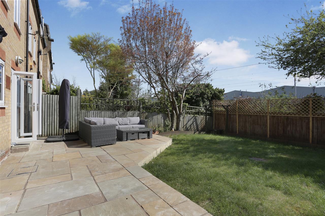 4 bed end of terrace house for sale in Goddard Place  - Property Image 2